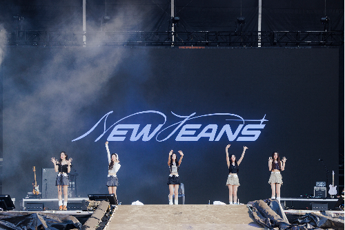 NewJeans Shakes Up Lollapalooza Chicago, Writes New Chapter in K-pop History NewJeans Shakes Up Lollapalooza Chicago, Writes New Chapter in K-pop History