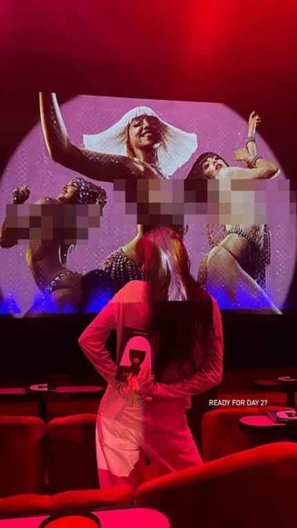 BLACKPINK Lisa Debuts in Controversial 'Crazy Horse' Show, Teases Day 2 BLACKPINK Lisa Debuts in Controversial 'Crazy Horse' Show, Teases Day 2