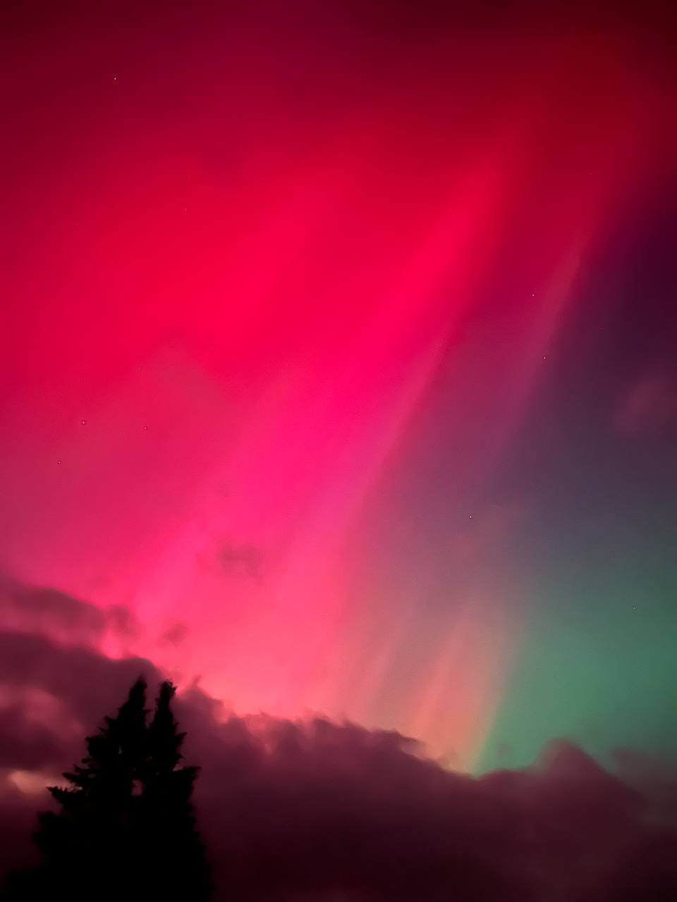 Northern Lights Shine Over Eastern U.S. Amid Rare Solar Storm