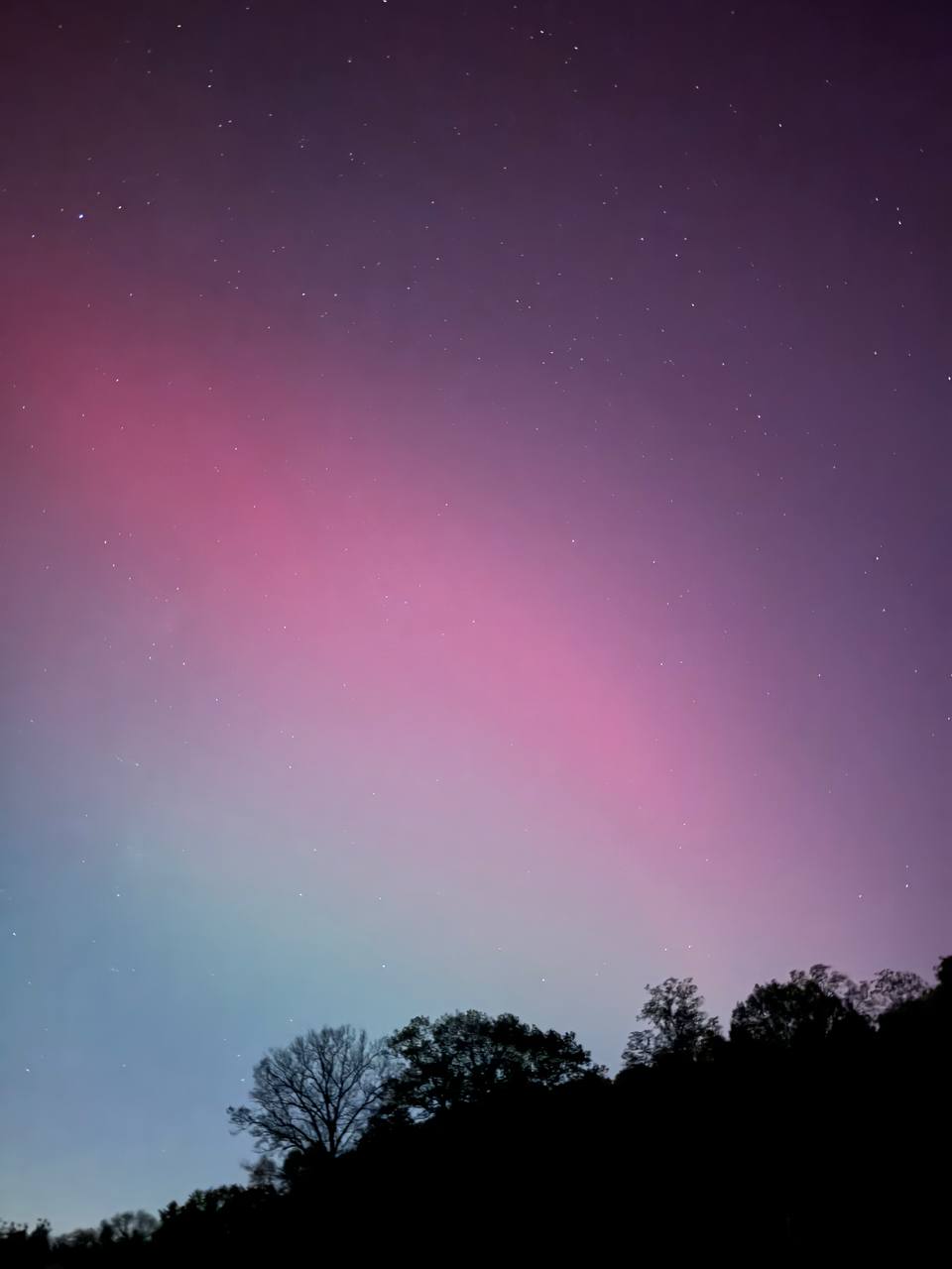 Northern Lights Shine Over Eastern U.S. Amid Rare Solar Storm